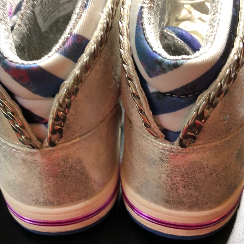 Sparkly shoes for girls